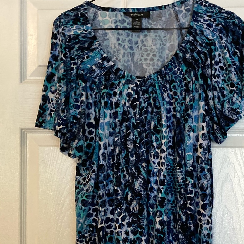 Style company plus Sz 2X blue and white